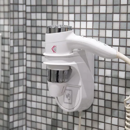 La Maison De Monet 4* برينديسي