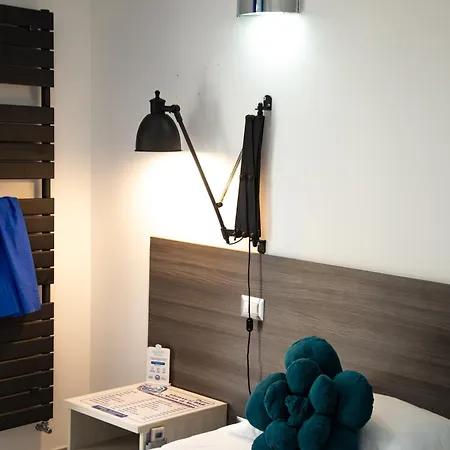 La Maison De Monet 4* برينديسي