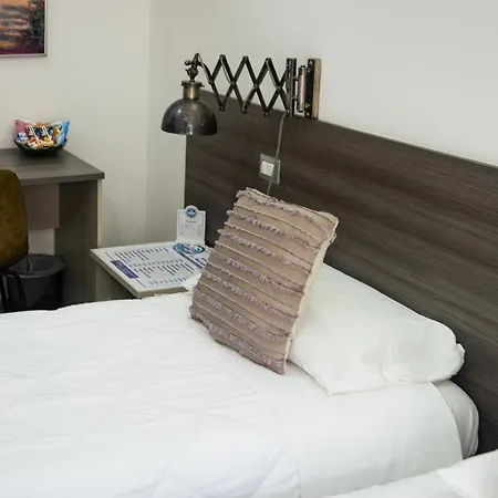 La Maison De Monet بيت ضيافة برينديسي