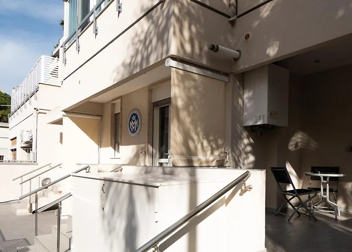 La Maison De Monet 4* برينديسي